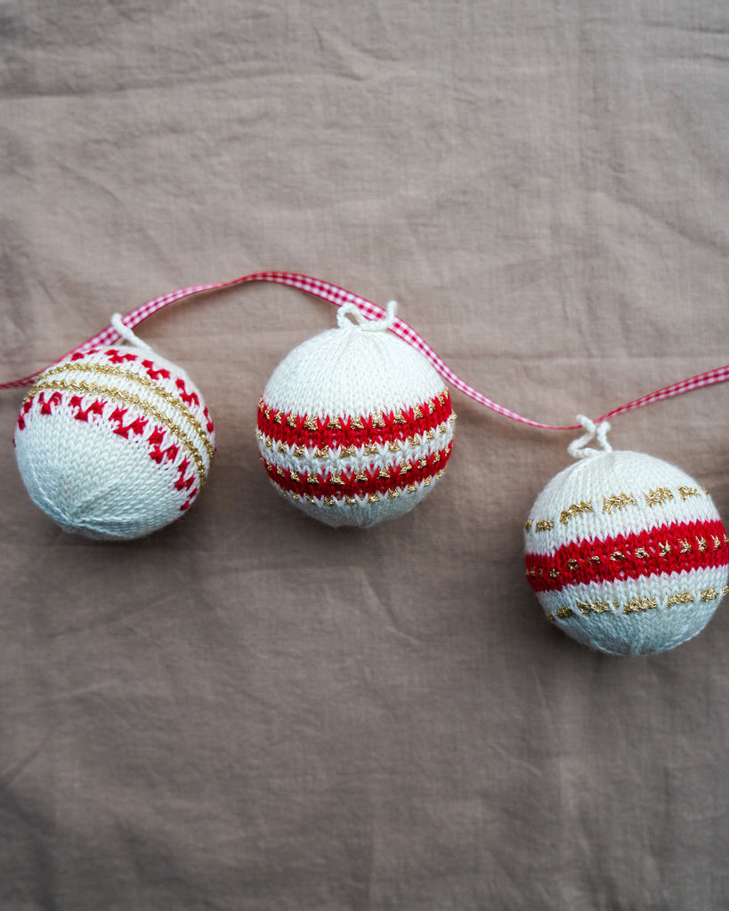 KIT: Halmø Strik Julekugler